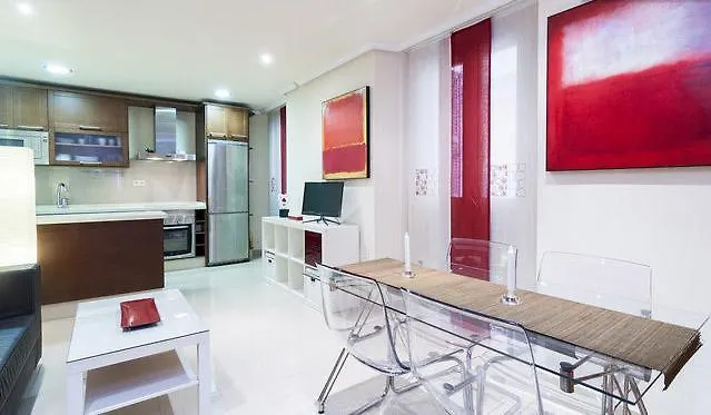 Suncity Flat Mitjana Малага