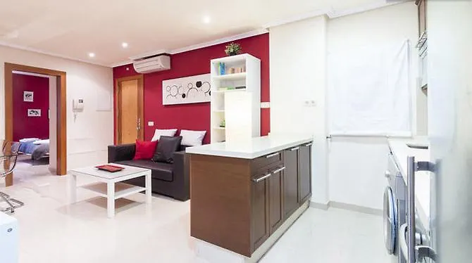 Suncity Flat Mitjana Malaga 0*,
