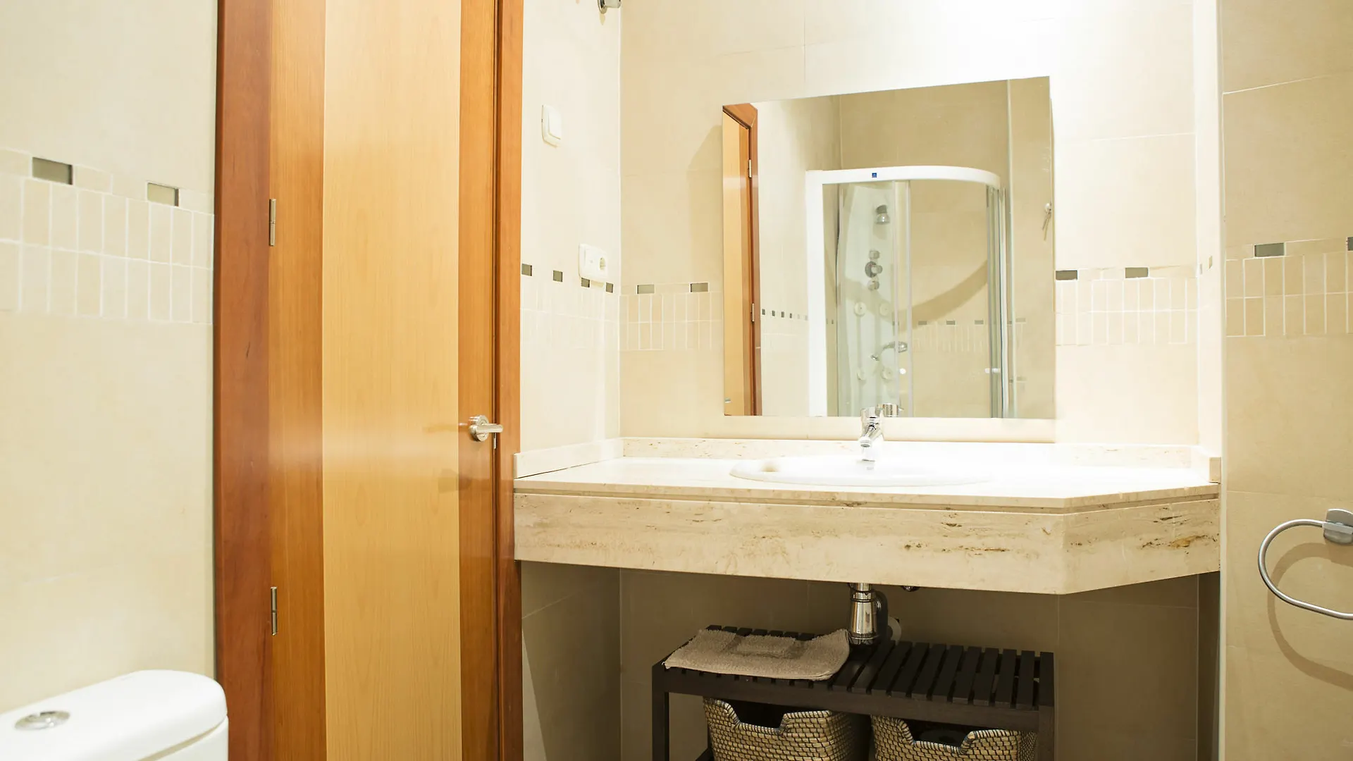 Suncity Flat Mitjana Malaga 0*,