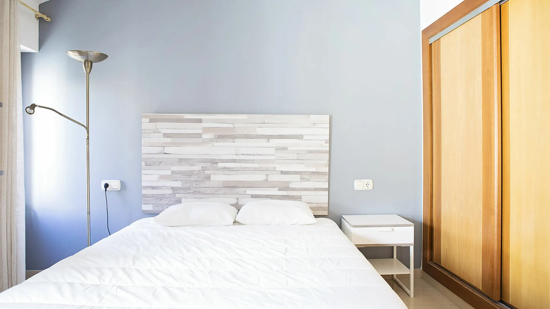 Suncity Flat Mitjana Malaga Apartment