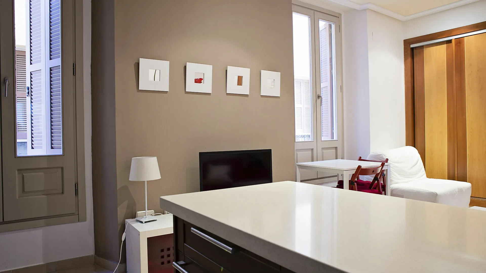 Suncity Flat Mitjana Malaga