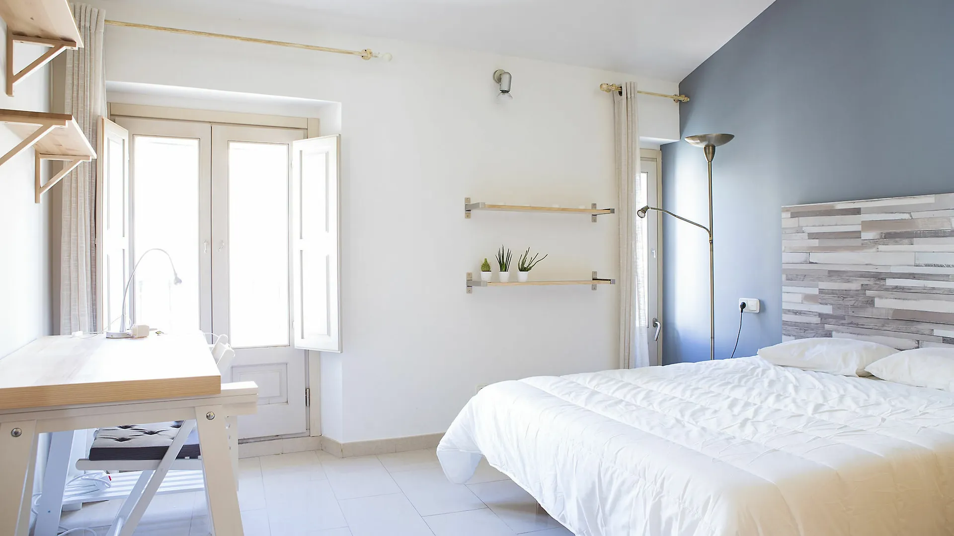 Suncity Flat Mitjana Malaga